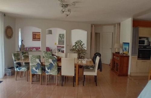 Saint-Brevin-les-Pins House | Maison 8/10 Pers. 5mn Mersalon Séjour 40m², Cuisine, 3 Chambres, 1 Bureau, 2sdb