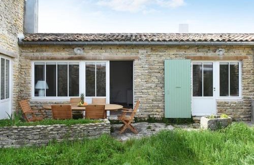 Les Portes-en-Re House | Maison au Charme du Village avec Jardin et Wi-Fi - 2 Chambres, 2 Salles d'eau, Cheminée - FR-1-434-11