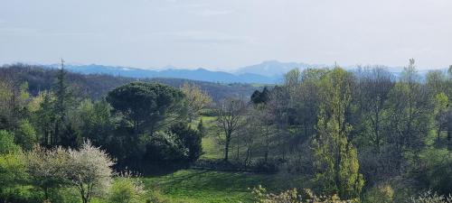 Puymaurin House | Maison avec grange & piscine vue sur les Pyrénées