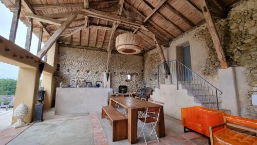 Puymaurin House | Maison avec grange & piscine vue sur les Pyrénées