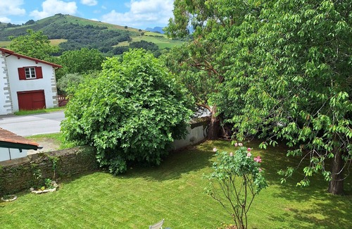 Irissarry House | Maison Avec Jardin, 6 à 8 Personnes