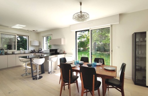 Trebeurden House | Maison Bord de Mer, Dans un Écrin de Verdure