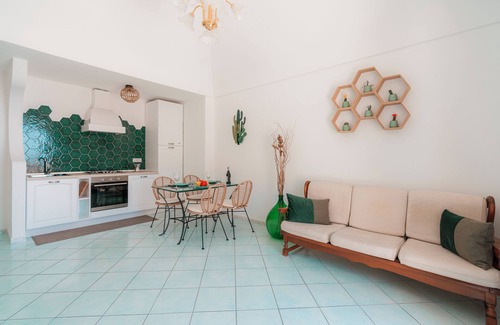 Positano City Centre Apartment | Maison Ciccio - il Monticello with private Sauna