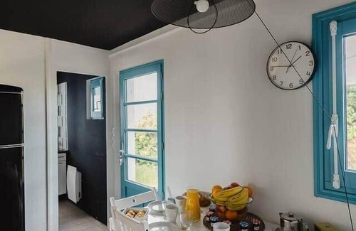 Ile-d'Aix Villa | Maison d'artistes - Charm, comfort & tranquillity