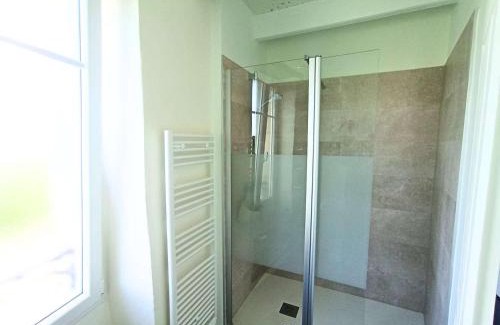 Saint-Sauveur-en-Puisaye Villa | Maison de charme 3* au cœur d’Étel pour 4 personnes, proche plage et commodités - FR-1-479-234