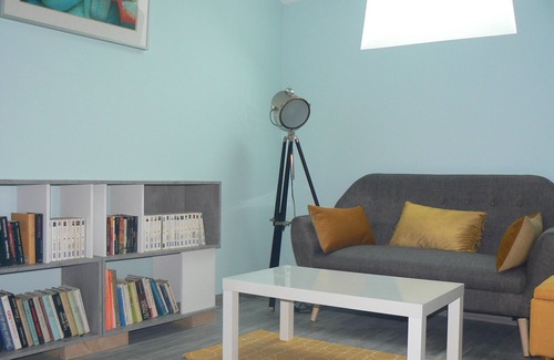 Saint-Laurent-la-Roche House | Maison D'hôtes Chambre Africaine