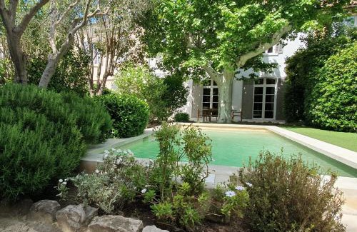 Chateau Gombert Bed & Breakfast | Maison d'hôtes La Bastide de Patou