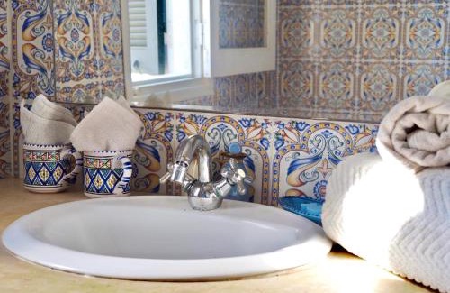 Sangho House | Maison d'Hote Domaine El-Manar