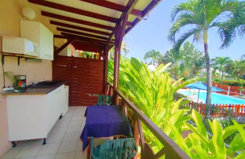 Sainte-Rose House | Maison d'une chambre avec piscine partagee jardin clos et wifi a Sainte Rose a 1 km de la plage