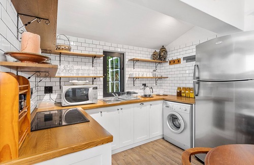 Franschhoek Apartment | Maison Dandelion - One Bedroom Apartment, Sleeps 2