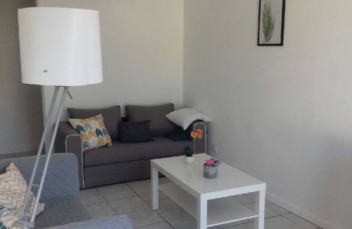 Argenton l'Eglise House | Maison de Bourg Spacieuse, 6 Personnes Deux-sèvres