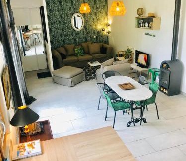 Senlis House | Maison de Campagne by La Boîte En Plus