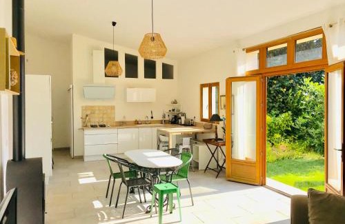 Senlis House | Maison de Campagne by La Boîte En Plus
