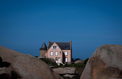 Tredrez-Locquemeau House | Maison de Charme en Bois à 300 m de la mer