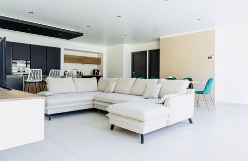 Tignieu-Jameyzieu House | Maison de Charme