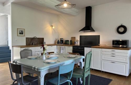 Charroux House | Maison de charme avec jardin clos, animaux acceptés - FR-1-489-538