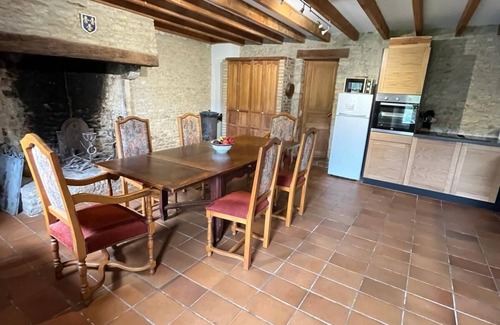 Pliboux Villa | Maison de Charme au Calme de la Campagne Avec spa