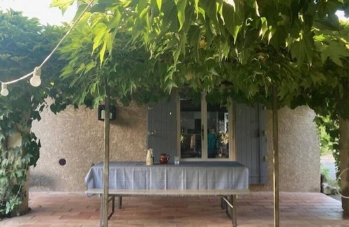 Saint-Andiol House | Maison de Charme en Provence, Dans un Cadre Verdoyant, Entre Alpilles et Lubéron