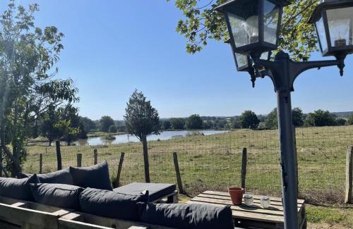 Isle-et-Bardais House | Maison de ferme rénovée avec jardin et animaux acceptés - FR-1-489-389