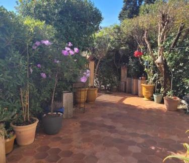 Hyeres House | Maison de vacances à l'Ayguade classée 3 étoiles, climatisée,3mn à pied plage et restos ,5mn aéroport, 10mn gare
