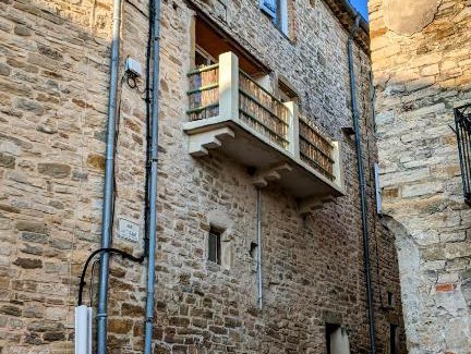 Saint-Etienne-de-l'Olm House | Maison de village en pierre