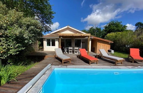 Andernos-les-Bains House | Maison Des Lauriers à Andernos with heated pool