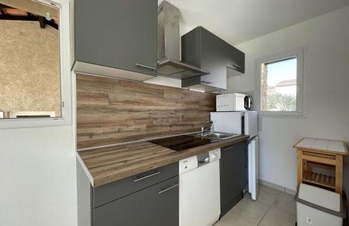 Salavas House | Maison Duplex avec Terrasse, 2 Chambres, Piscines et Parking - FR-1-382-19