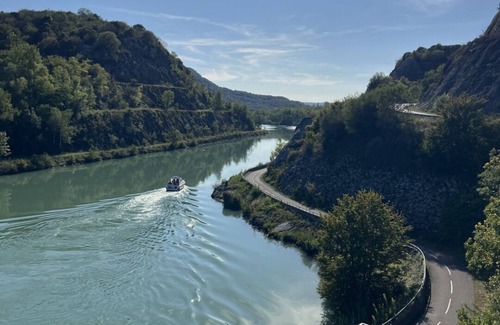Massignieu-de-Rives House | Maison dutilia: disconnection between lakes and mountains 200 metres from the ViaRhôna