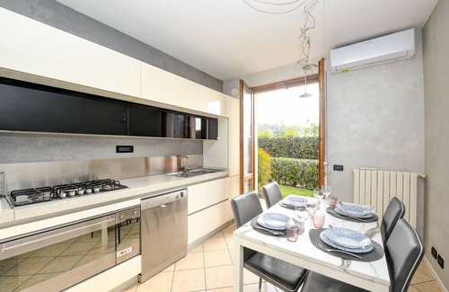 Manerba del Garda Apartment | Maison Elisa a Manerba By Bookinggardalake