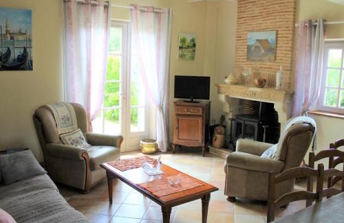 Lamonzie-Saint-Martin House | Maison familiale avec piscine près de Bergerac, idéale pour randos et visites historiques - FR-1-616-112