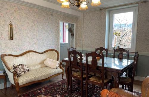 Arfeuilles House | Maison familiale à Arfeuilles, animaux acceptés, draps fournis - FR-1-489-277