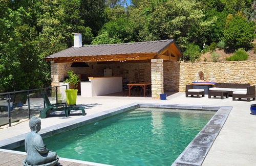 Saint-Julien-de-Peyrolas Villa | Maison Avec Piscine, Dans un Quartier Calme Sans vis à Vis, Près D'une Forêt