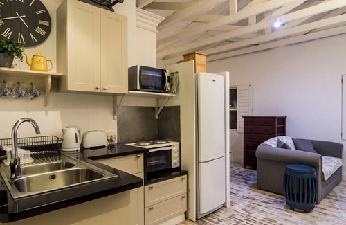 Umhlanga Bed & Breakfast | Maison - H Guest House