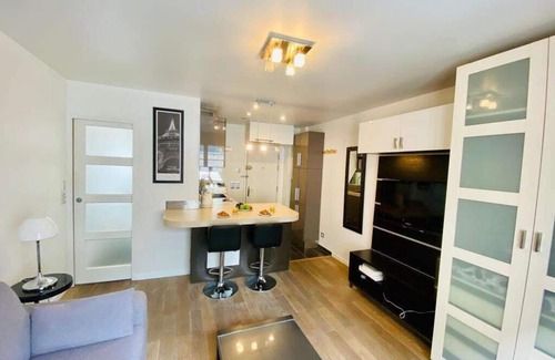 Quartier du Mail Apartment | Maison le Bac Apartments