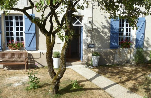 Droux Bed & Breakfast | Maison Marie