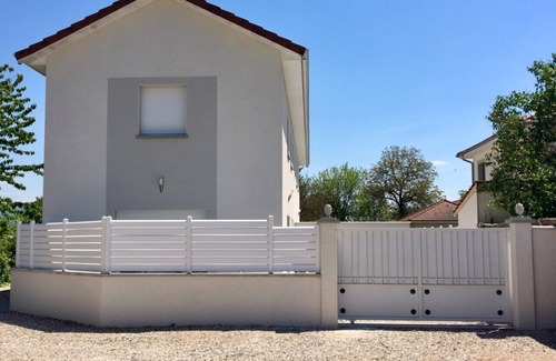 Montalieu-Vercieu House | MAISON PROX VALLEE BLEUE MONTALIEU CENTER/CNPE BUGEY/VIA RHONA/6 A 7 PERS