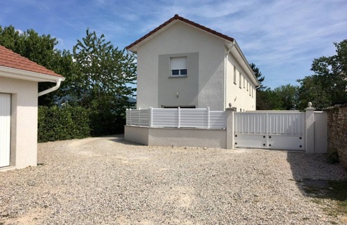 Montalieu-Vercieu House | MAISON PROX VALLEE BLEUE MONTALIEU CENTER/CNPE BUGEY/VIA RHONA/6 A 7 PERS