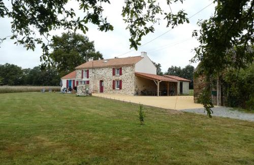 La Roche-sur-Yon House | Maison rénovée en pleine campagne avec terrain, terrasse et équipements familiaux - FR-1-426-157