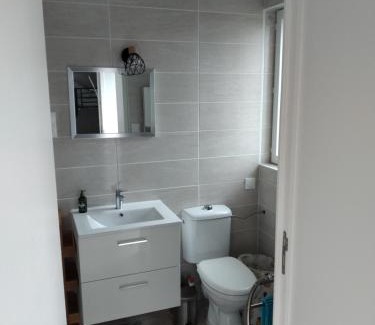 Paray-le-Fresil House | Maison studio individuelle fraichement rénovée