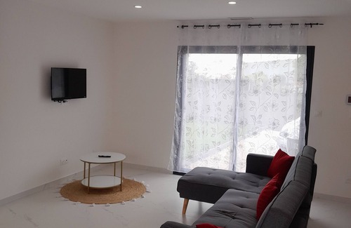 Bressols Villa | Maison T5 Entiere+piscine a 2 min de L'autoroute