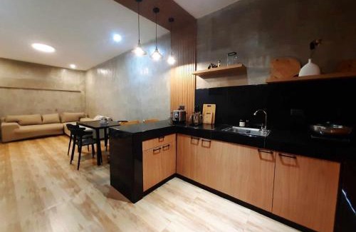 Antipolo House | Maison Tres with Dipping Pool, billiards, airhockey, videoke and netflix and chill