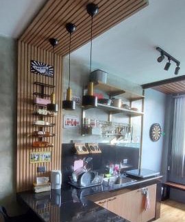 Antipolo House | Maison Tres with Dipping Pool, billiards, airhockey, videoke and netflix and chill