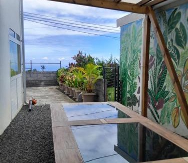 Petite-Ile House | Maison vue mer chaleureuse et confortable
