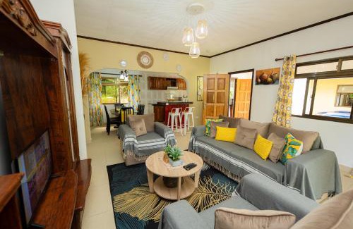 Baie Ste Anne Apartment | Maison Zelda Self Catering