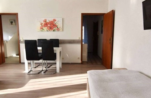 Troisdorf-West Apartment | Maisonette Apartment , 65qm, 1 Schlafzimmer, 1 Wohn-/ Schlafzimmer, Max. 5 Personen