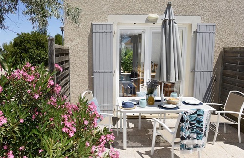 Aubais Apartment | Maisonnette Duplex Abordable | Accès 2 Piscines