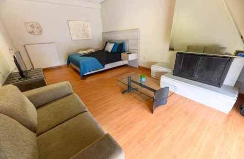 Larissa Apartment | maizonette with parking