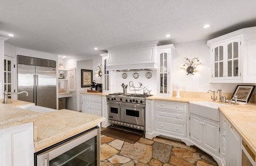 Central Malibu House | Majestic 5 bedroom estate with pool and spa overlooking Paradise Cove in Malibu!