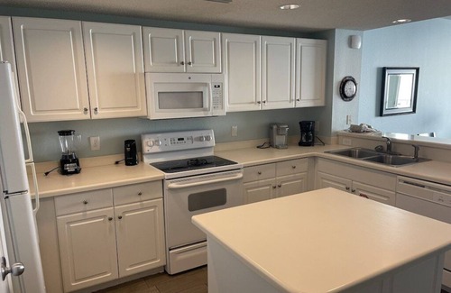 Long Beach Condo | Majestic Beach Tower 2, Oceanfront, Pools, Hot Tub!