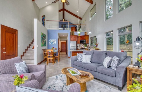 Tronadora House | Majestic Lake & Volcano Views 2 King Suites!